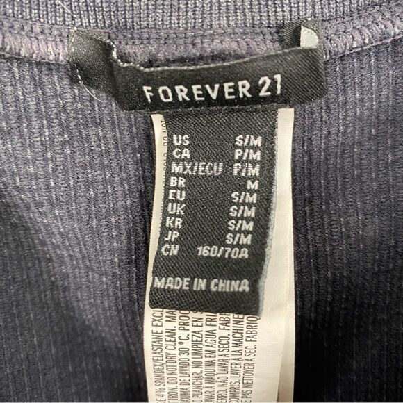 Forever 21 Women’s Ribbed Knit Short Sleeve Crew Neck Cropped Shirt size S - Picture 2 of 3